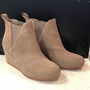 TOMS KAYLEY WEDGE CHELSEA BOOT